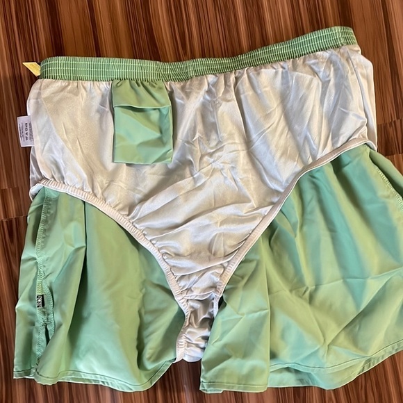 Nwt Moving Comfort Running Shorts Size Large - Picture 10 of 13
